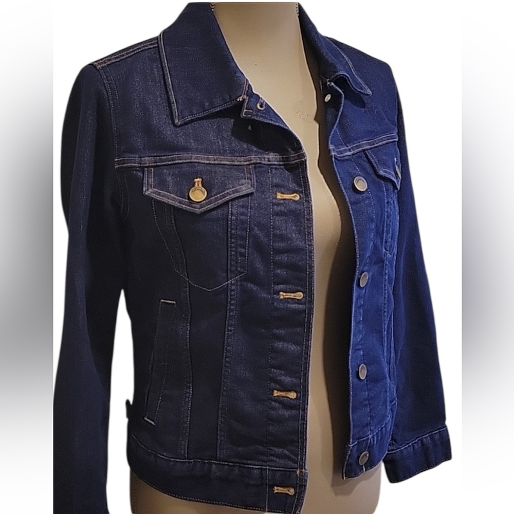 SOLD
Patagonia Iron Clad Women’s Dark Blue Denim Jean Jacket Size xs technical